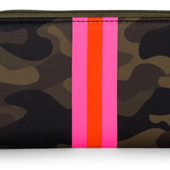 Haute Shore Cash Show off Wallet - Picture 8 of 12